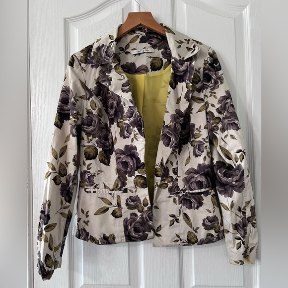 Nick & Mo floral blazer. Shell is 💯% cotton. Sheer polyester lining. S - Picture 1 of 9
